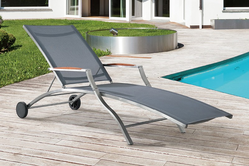 Batyline beach chaise lounge